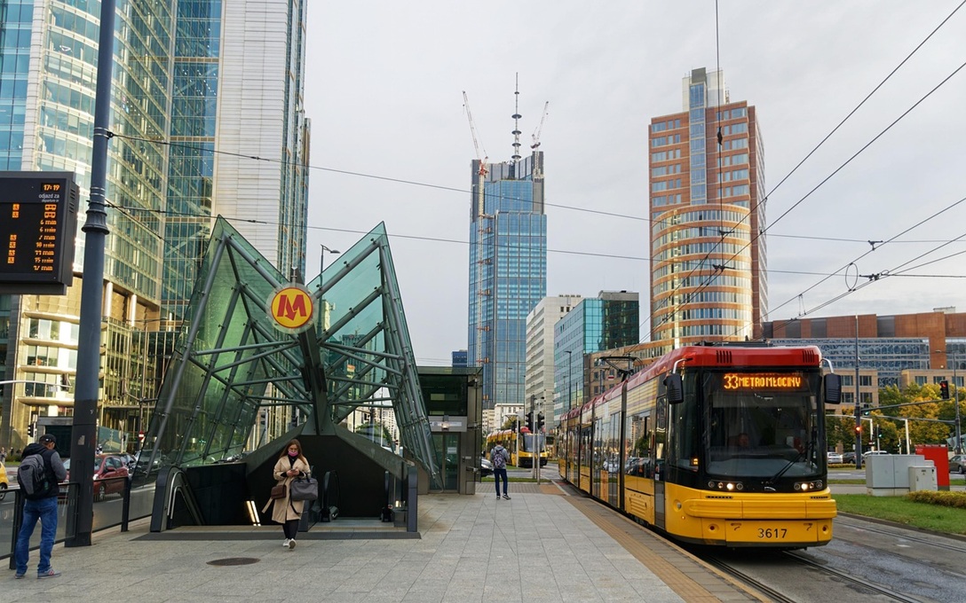 widok na metro w Warszawie
