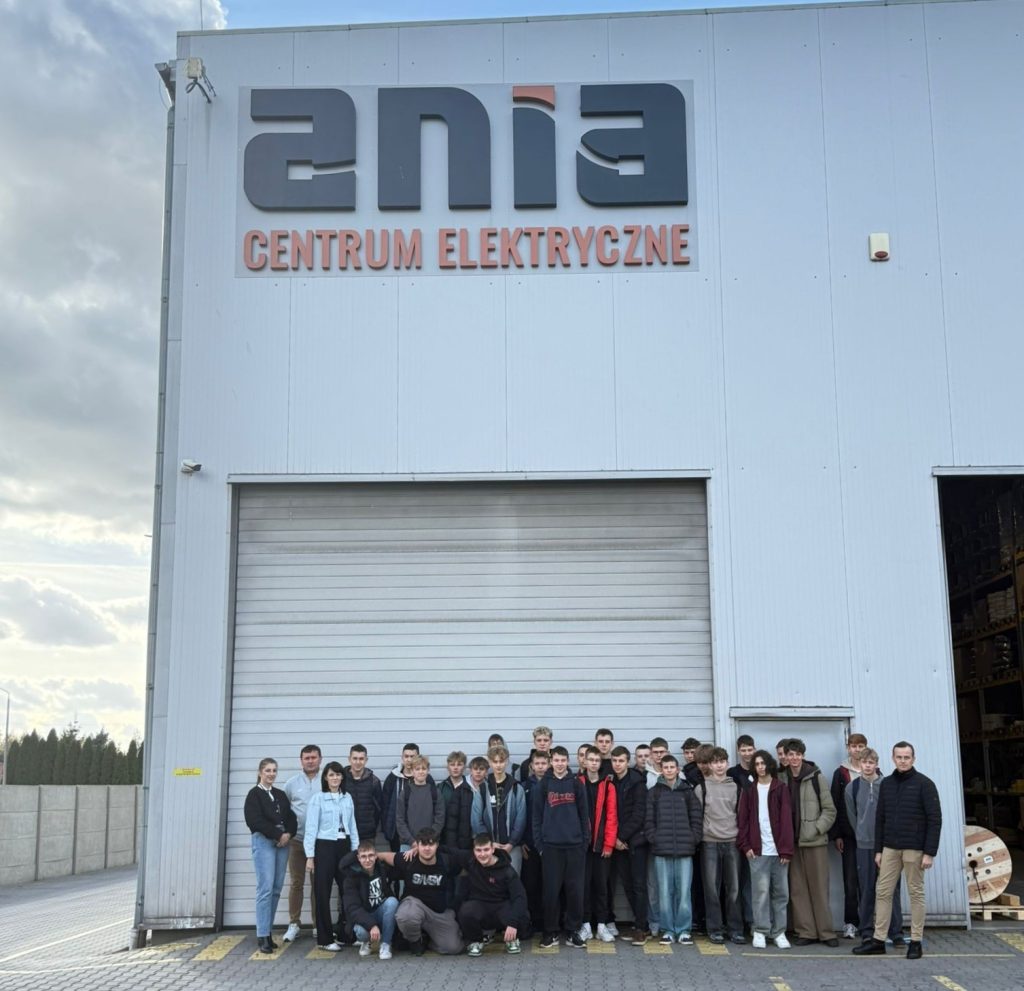 Patron class Ania Holding