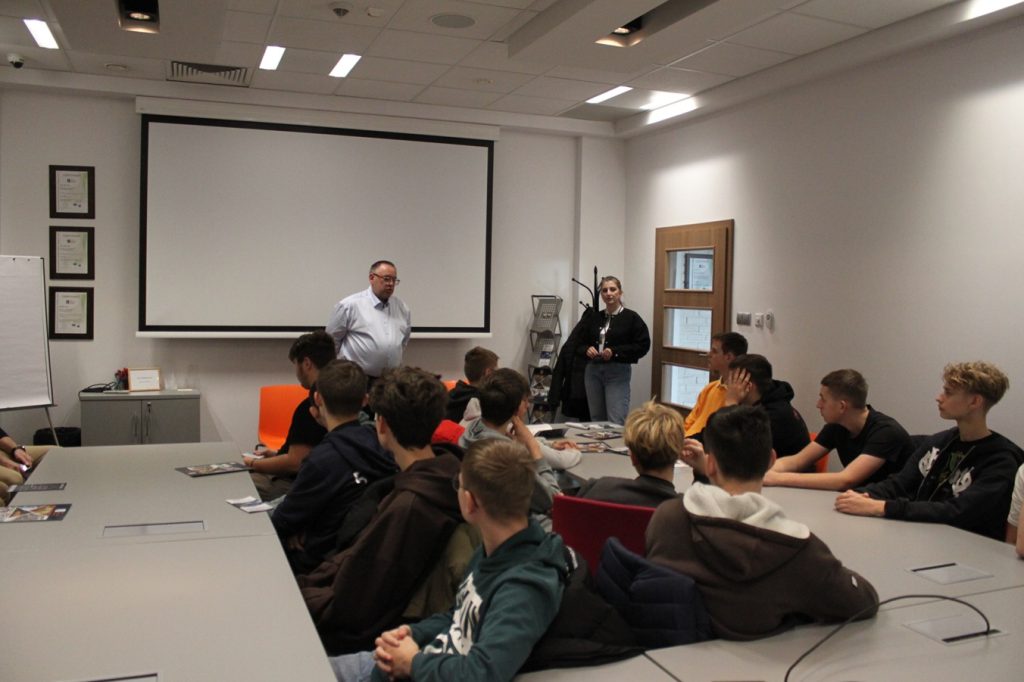 Lectures for the Ania Holding patronage class