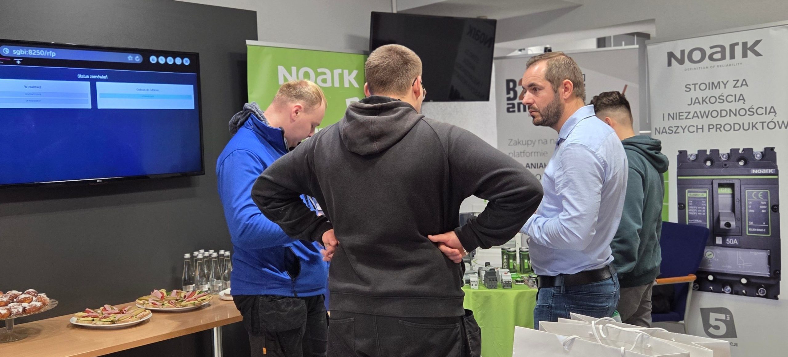 Installers and Noark representative at B2B Ania Holding