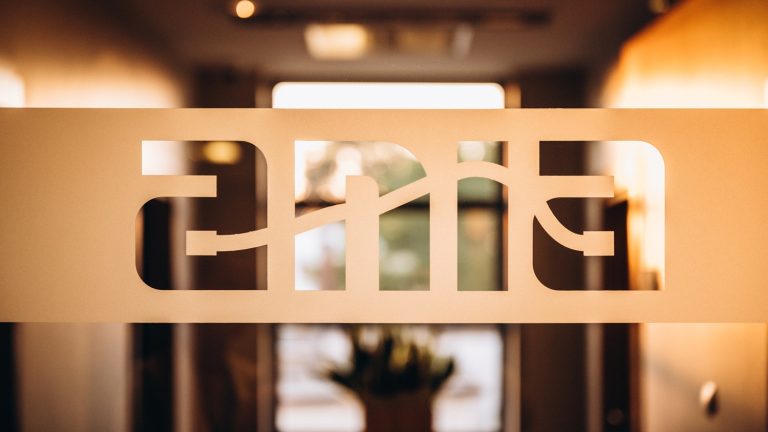 Rok intensywnego rozwoju Ania Holding w energetyce i elektroinstalacjach